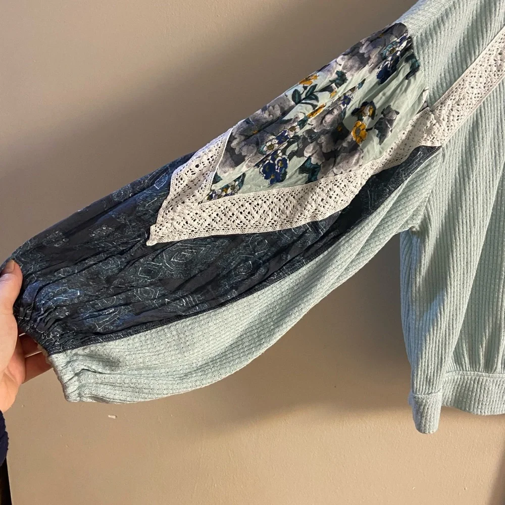 Free people Mint Green Floral Sleeve top Large - Picture 4 of 6